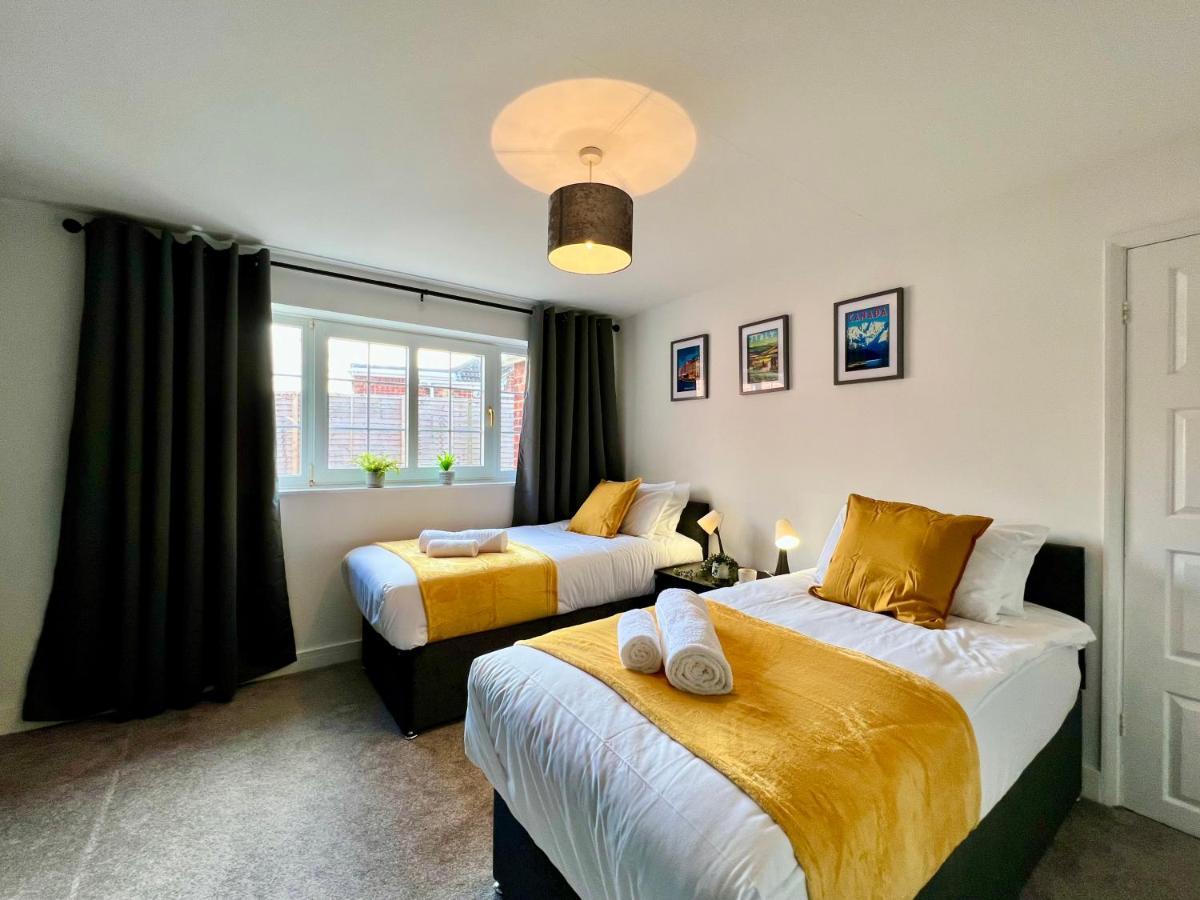 Curzon House Two - Great For Contractors Or Family Holidays Vakantiehuis *
