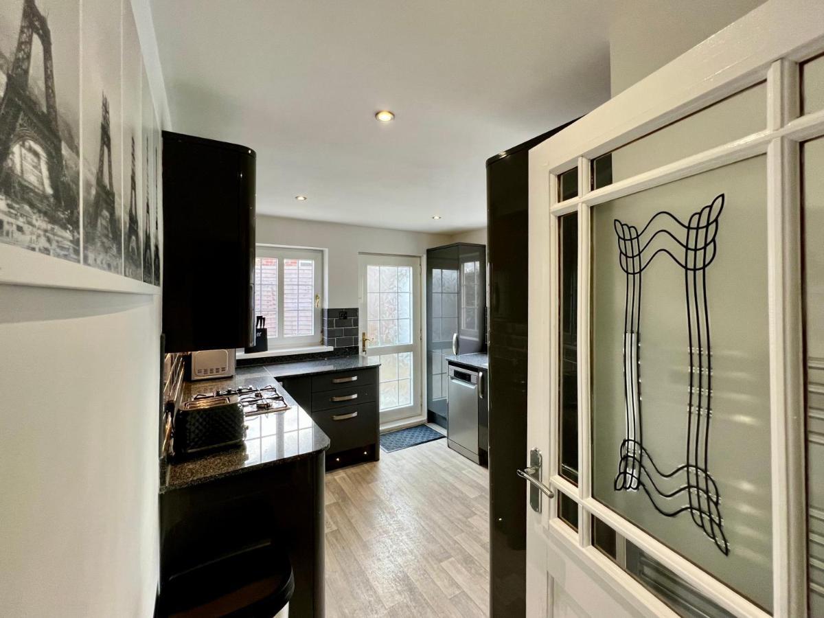Curzon House Two - Great For Contractors Or Family Holidays Vakantiehuis *