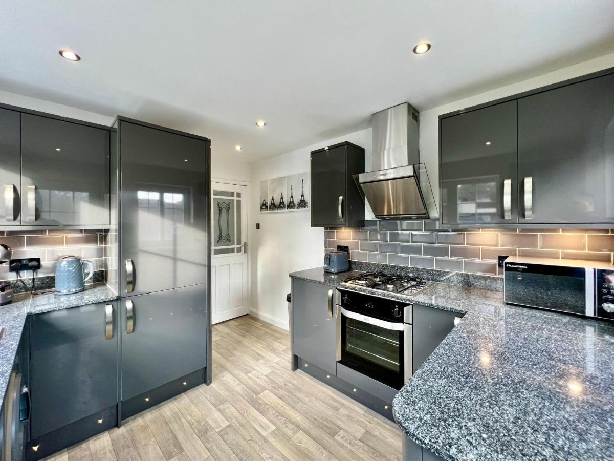 Curzon House Two - Great For Contractors Or Family Holidays * Cleethorpes